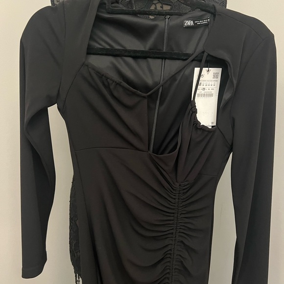 Zara LBD with Asymmetric Design and high slit - Picture 4 of 6